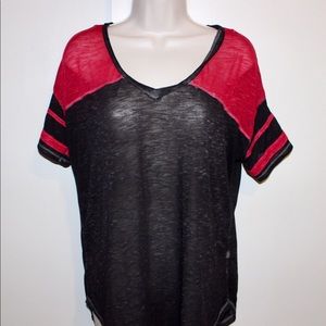 Light black and red short sleeve tee